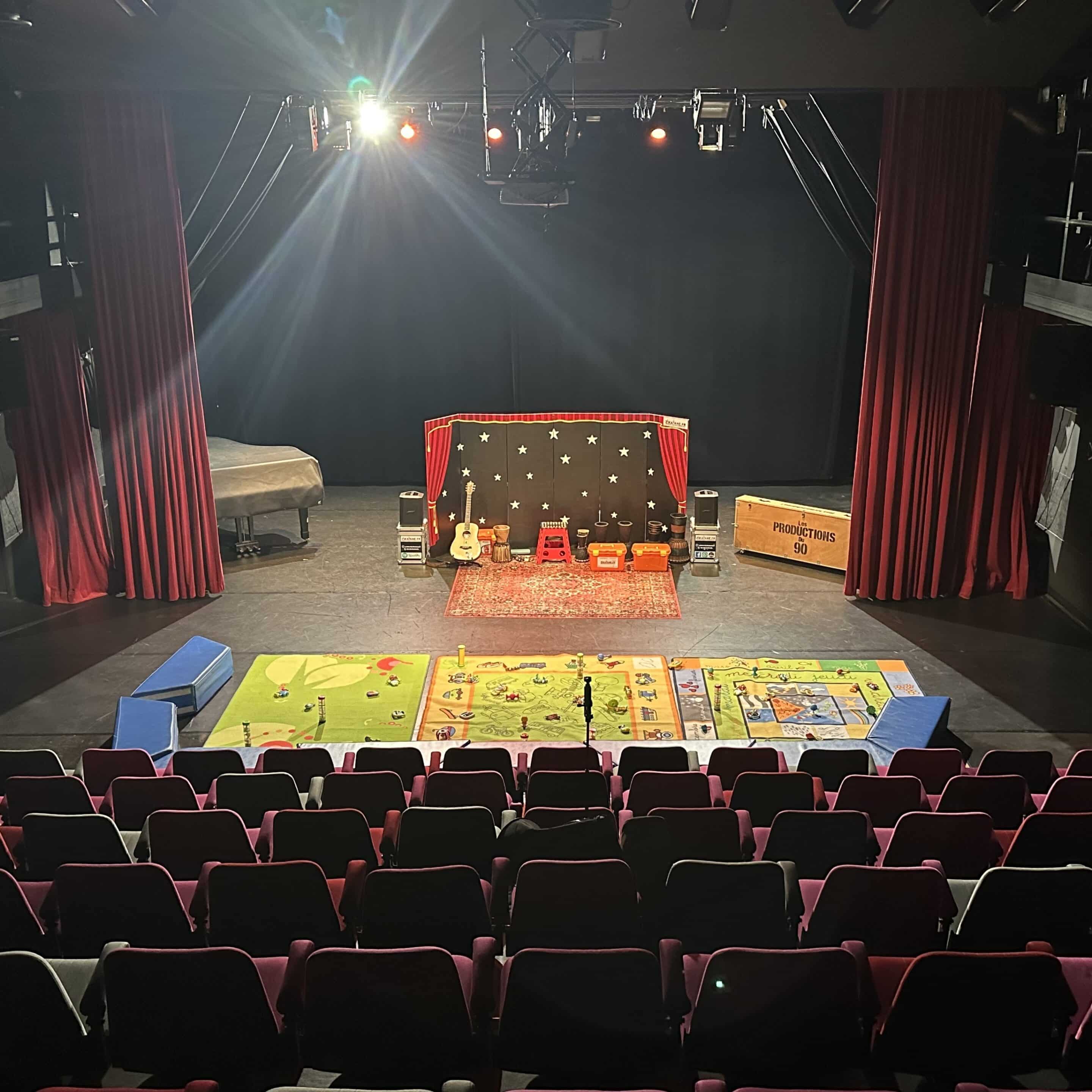 Spectacle Scene scaled